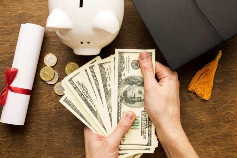 The Best Ways to Make Money as a Student in America